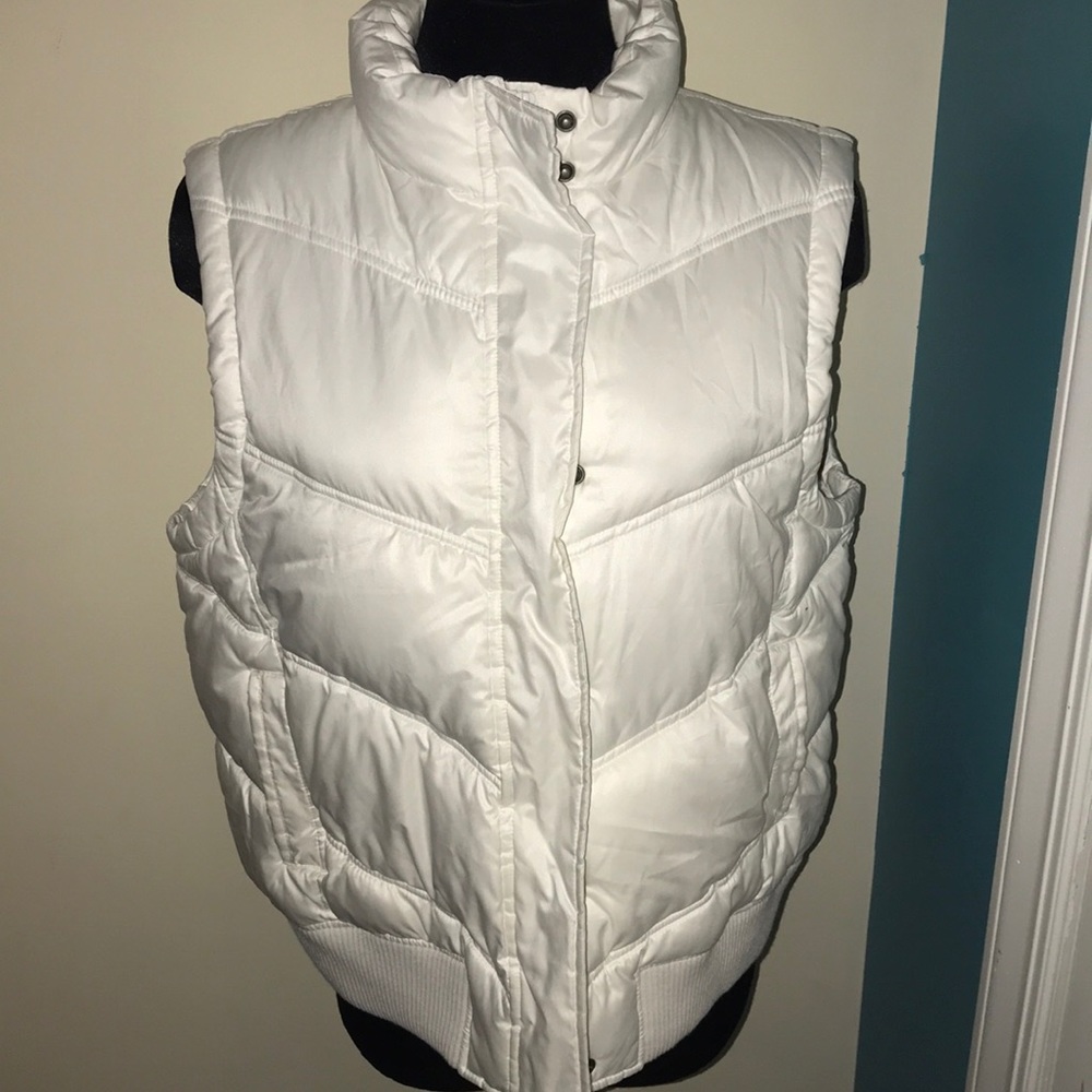 A pretty white vest